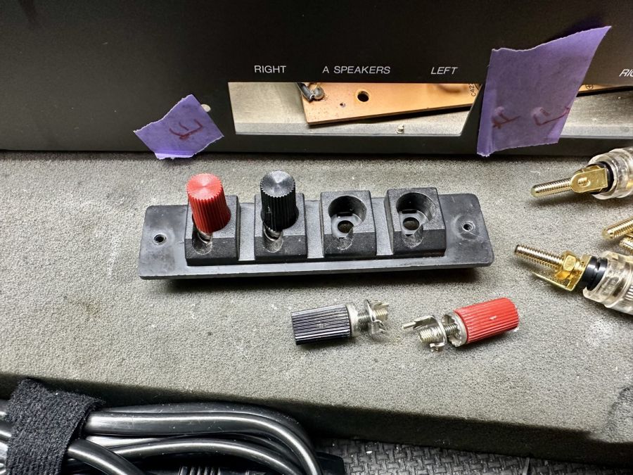 Luidsprekeraansluiting aanpassen