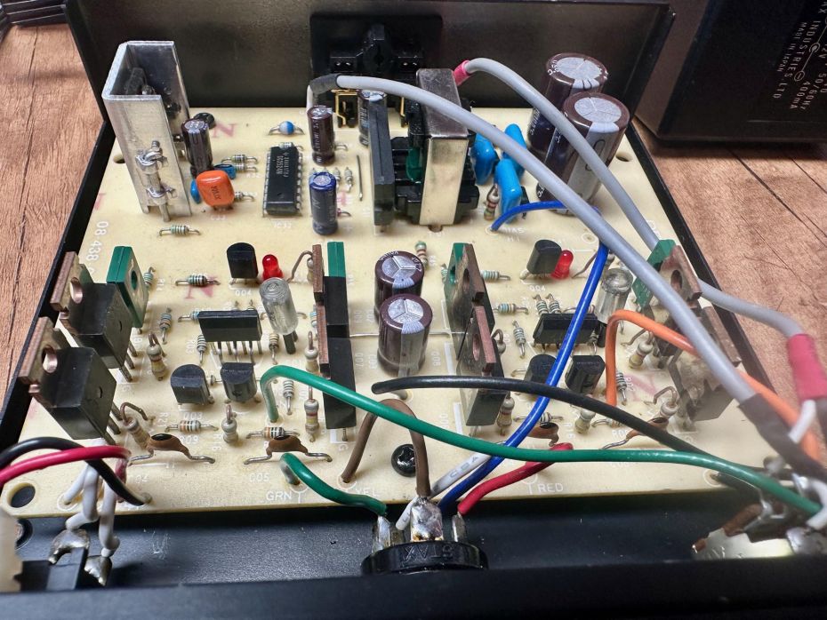 Nieuwe condensatoren in versterker unit