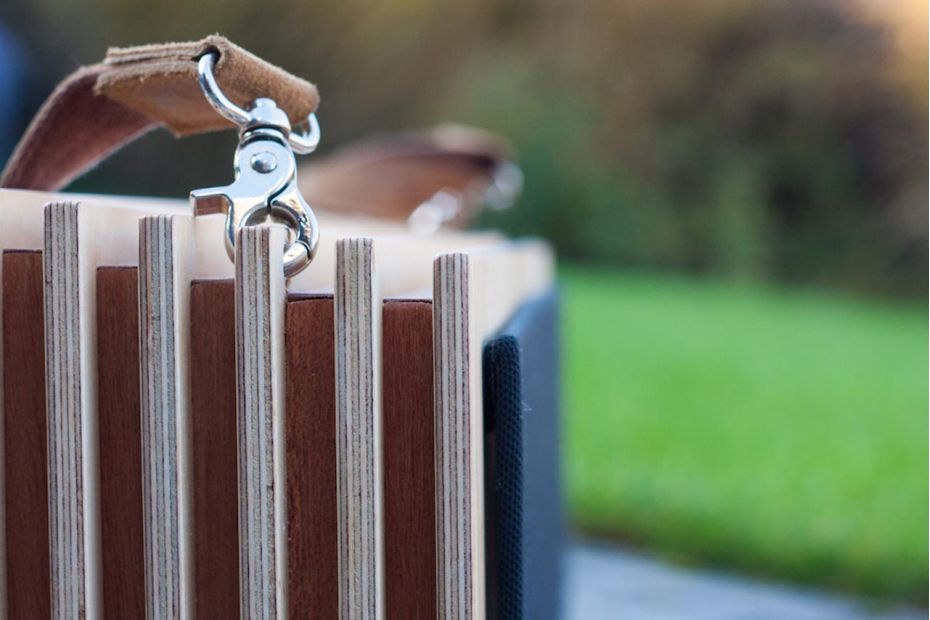 BT speaker hout in lagen