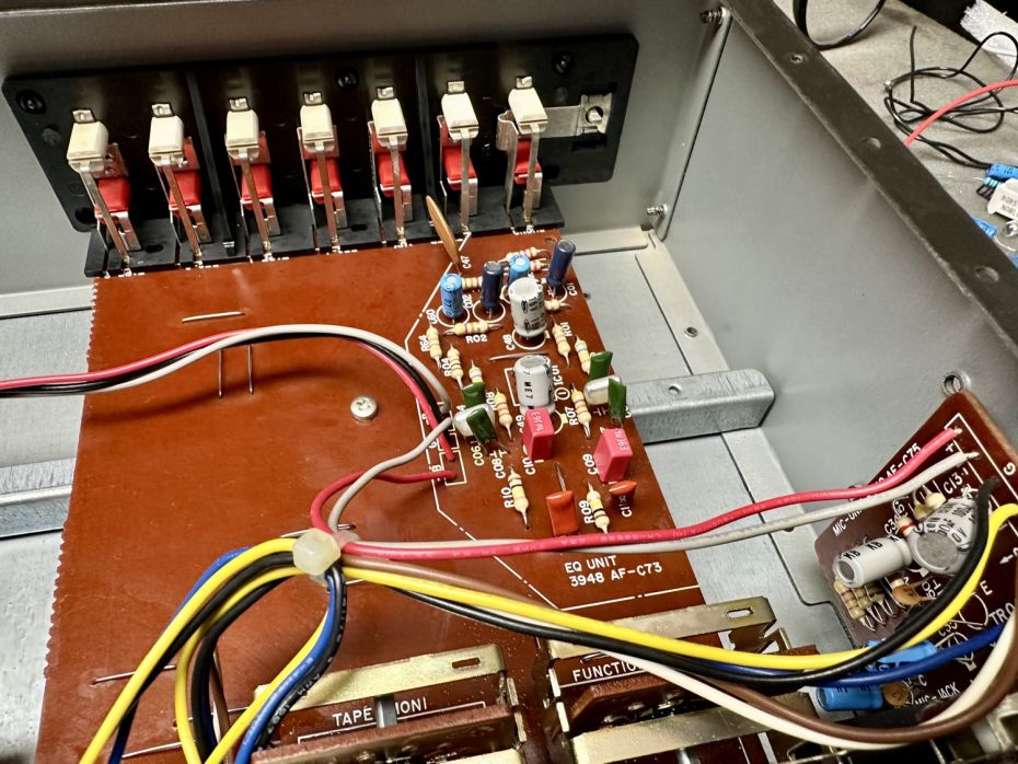 Toshiba 330 condensatoren vervangen