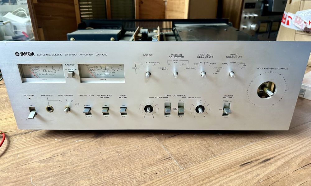 Yamaha CA-810 versterker heeft onderhoud nodig