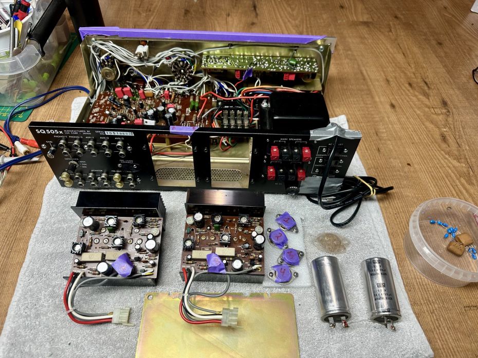 Luxman SQ 505x versterker open ter reparatie