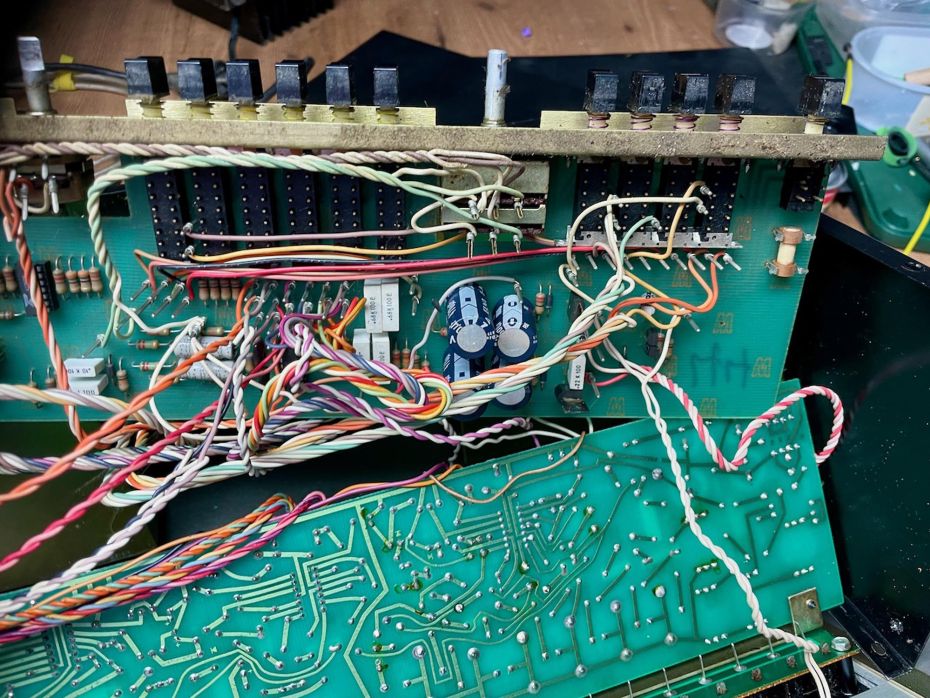 Printplaat van Soundcraftsmen SP4002 voorversterker