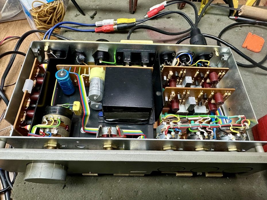 QUAD 33 open ter reparatie