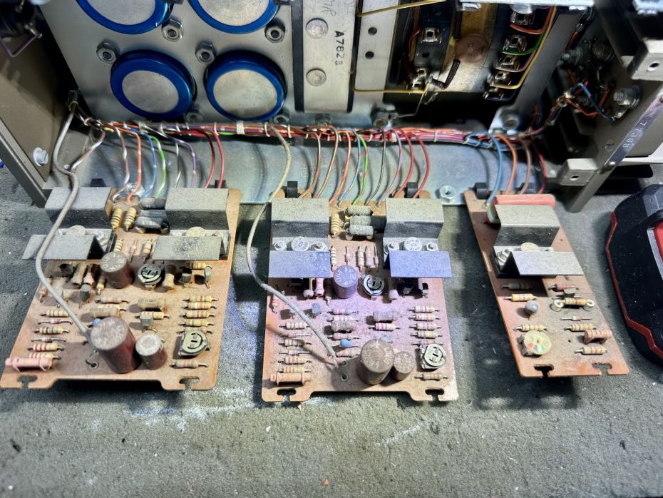 QUAD 303 open ter reparatie