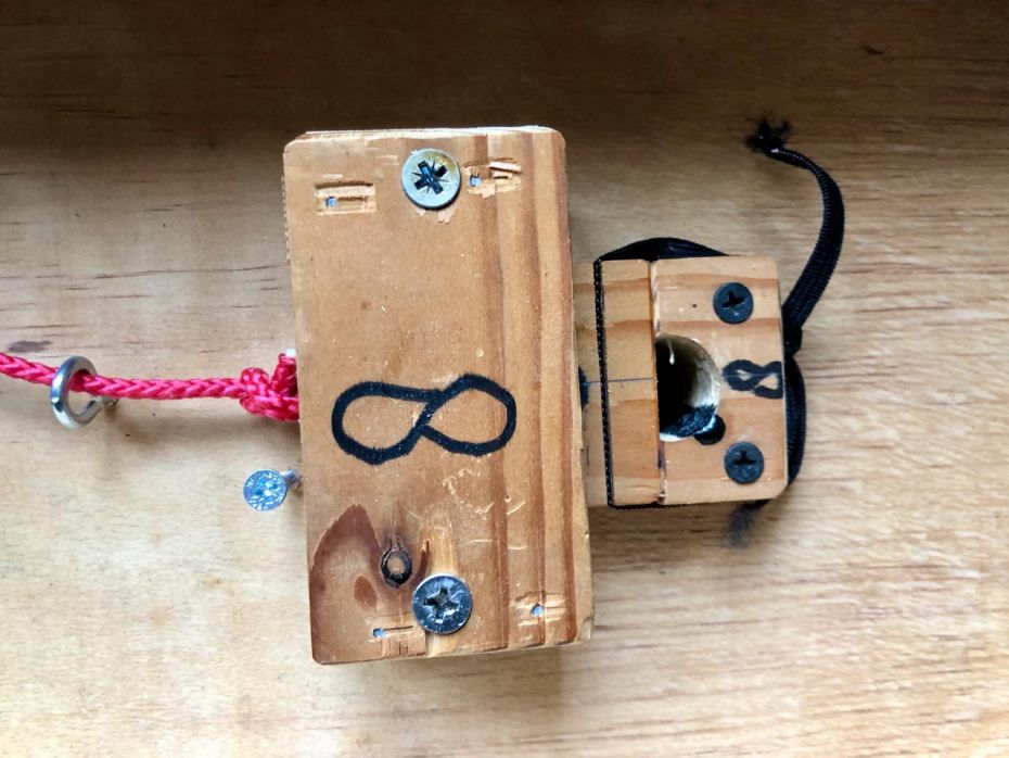 Valmechanisme van oud Hollands stokvamgen spel