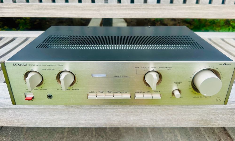 Luxman L-200 versterker