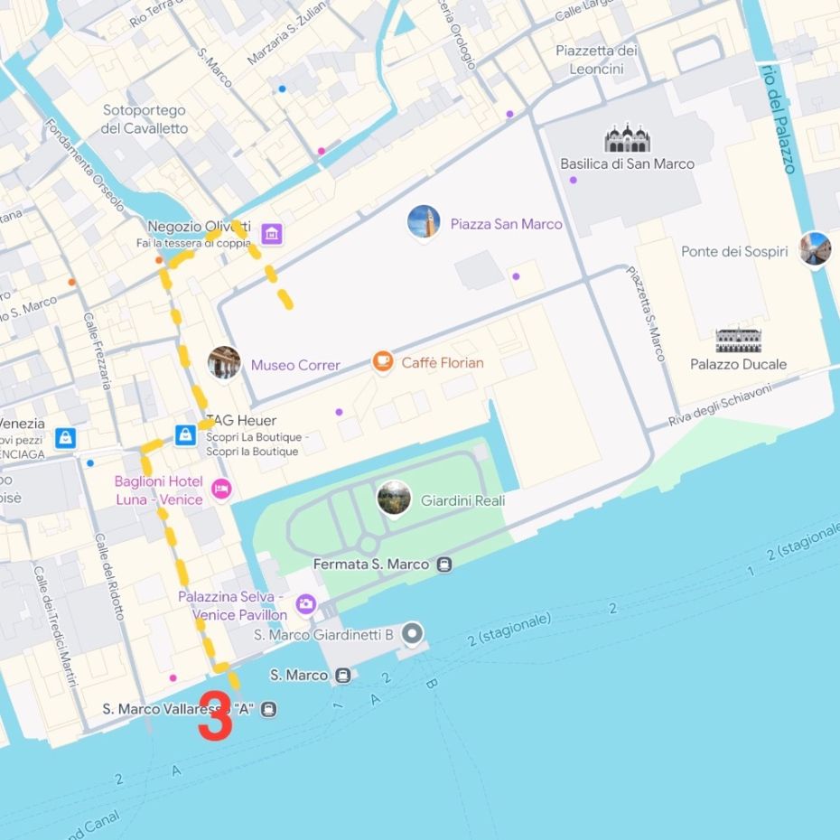 San Marco plein Venetië met een rolstoel