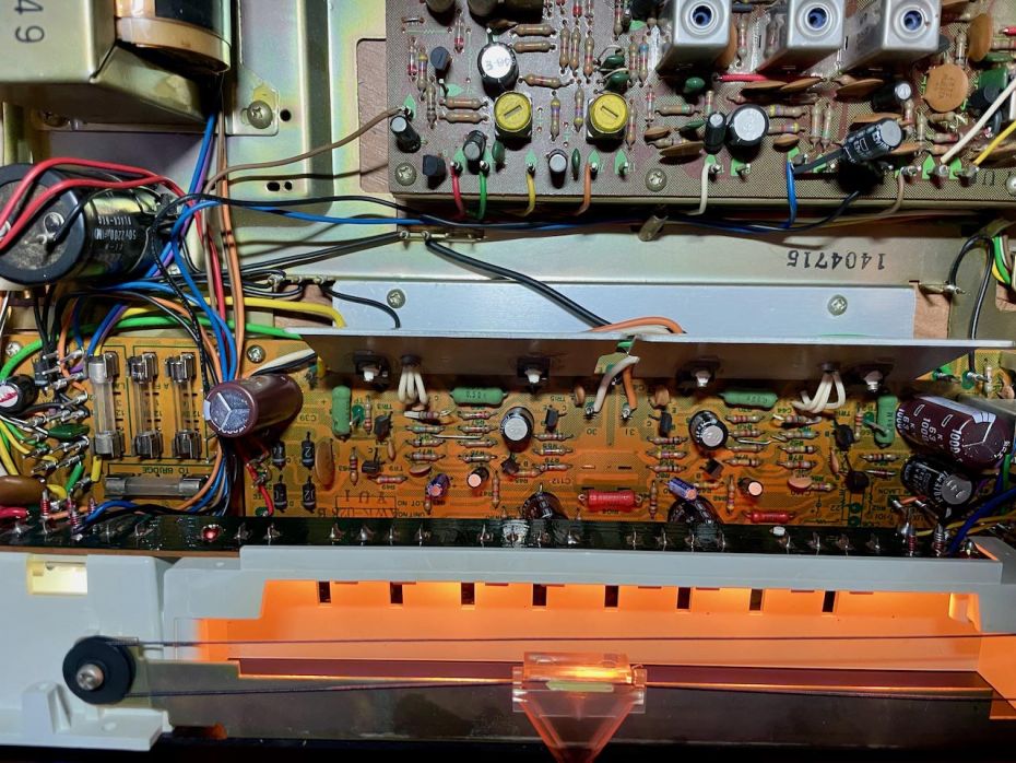 Nieuwe condensatoren in deze Pioneer