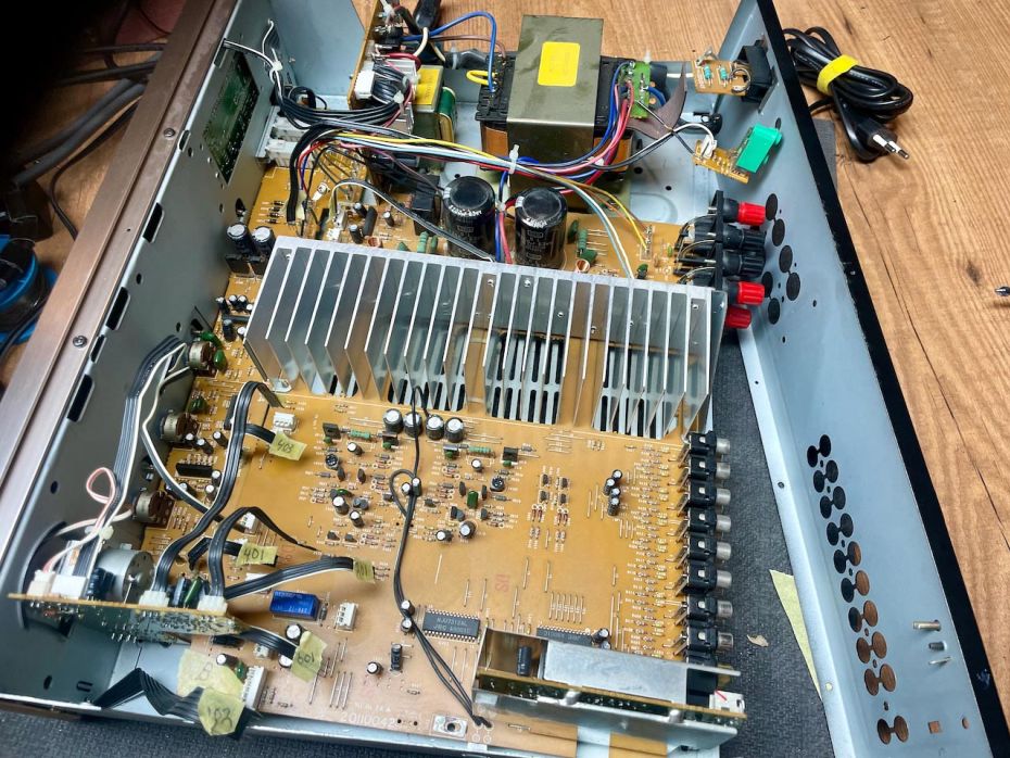 Luxman versterker binnenwerk uit elkaar