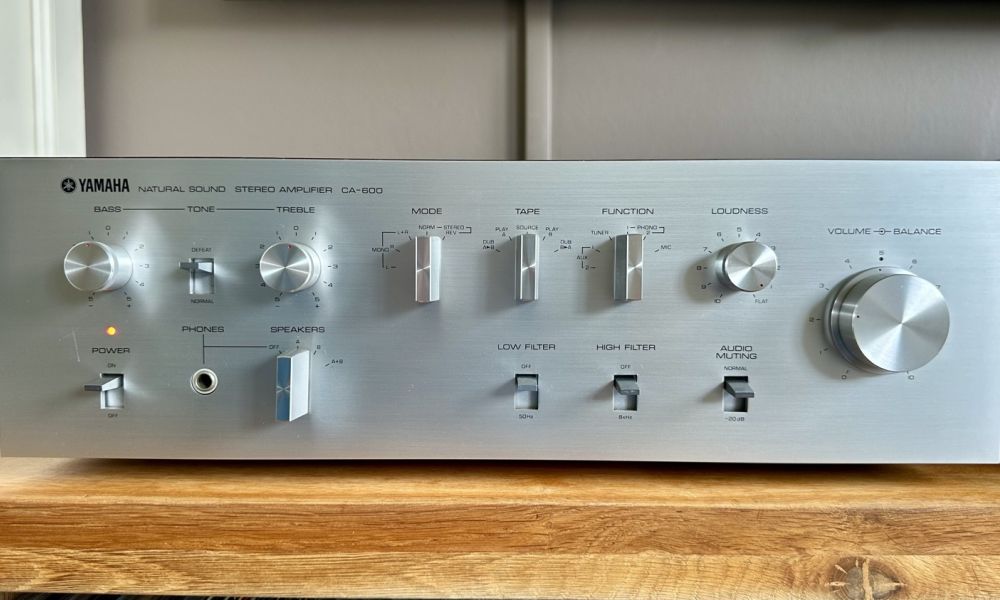 Yamaha CA-600 versterker recap and repair
