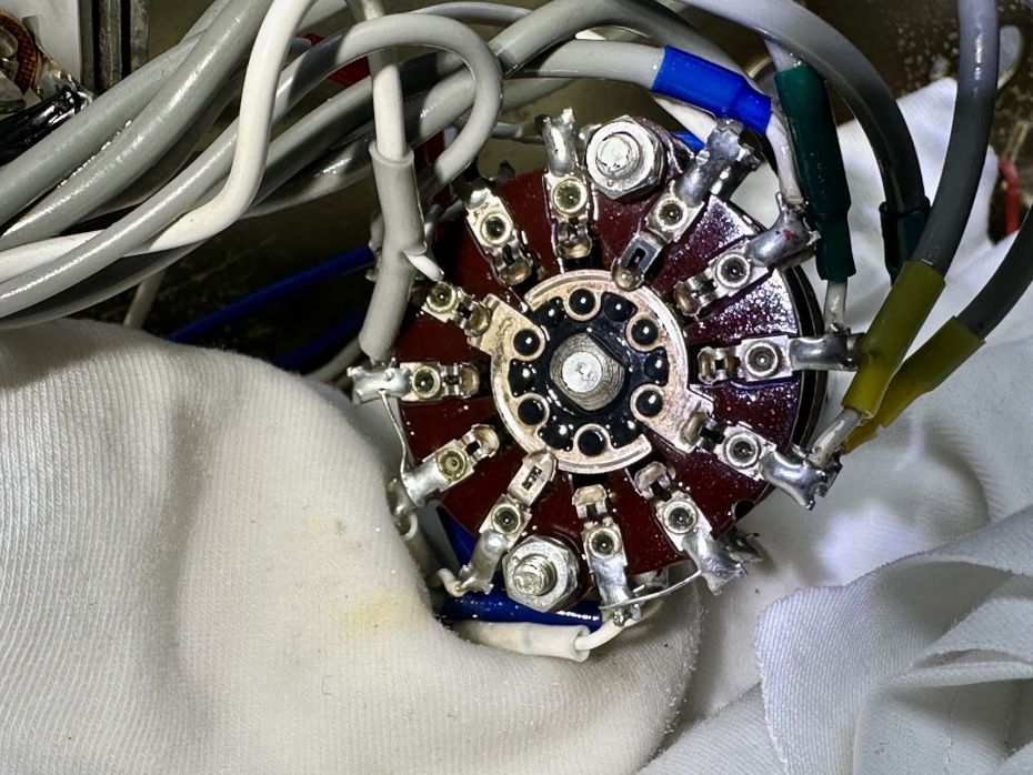 Luxman SQ 505x versterker open ter reparatie