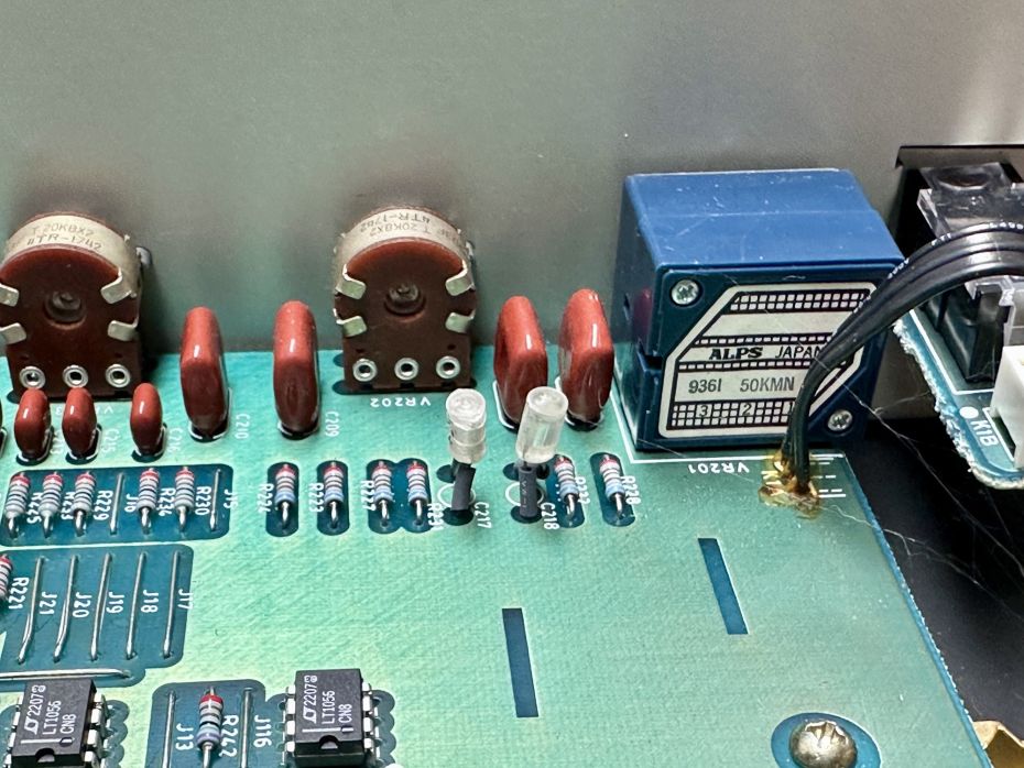 Alps potmeters in Adcom versterker