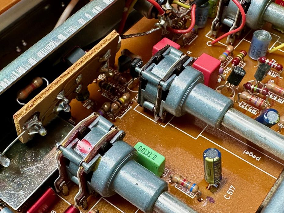 Potmeters schoongemaakt