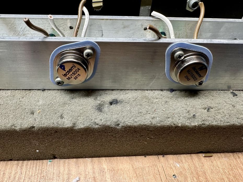 Musical Fidelity A1 2n3055 en 2n2955 defect
