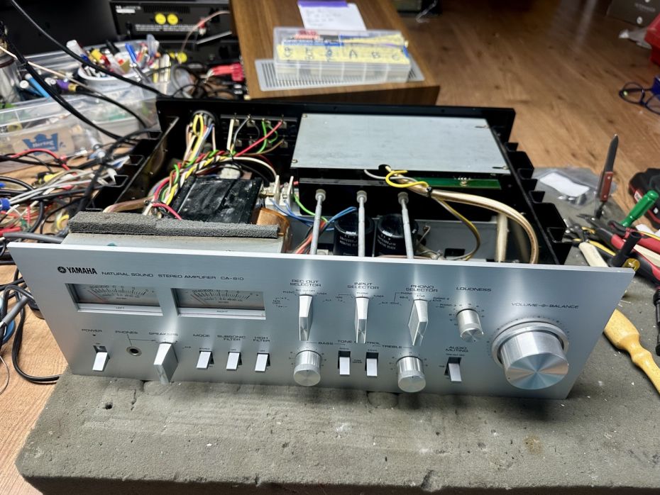 Yamaha CA-810 open