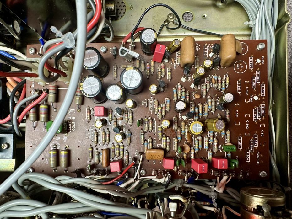 Luxman SQ 505x versterker open ter reparatie