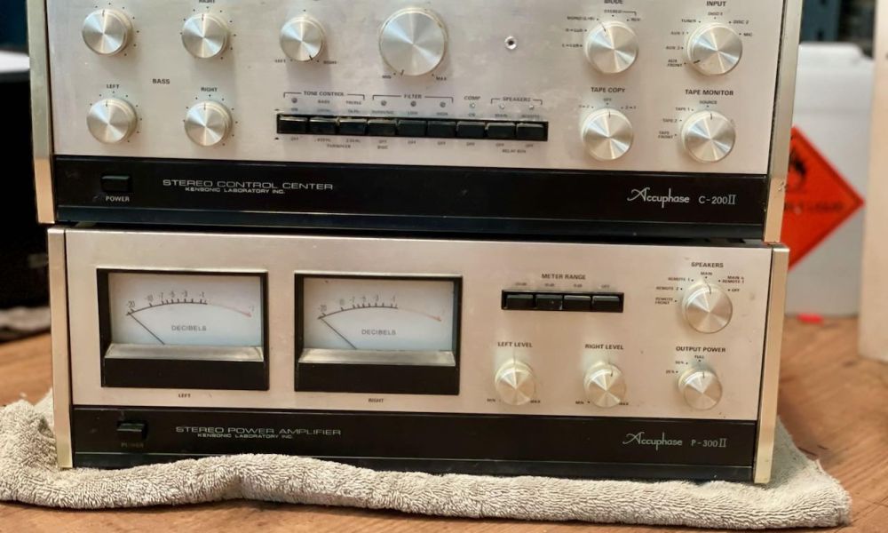 Accuphase P-300 eindversterker ter reparatie
