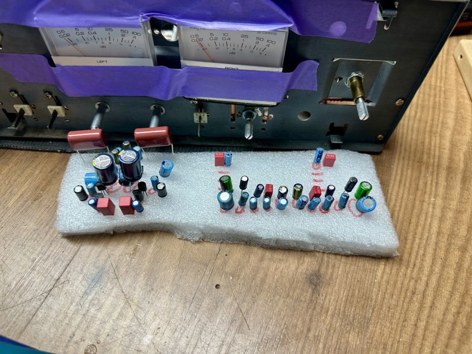 Yamaha CA-710 versterker condensatoren