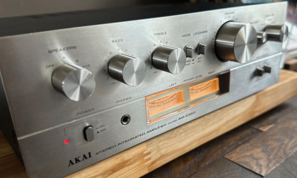Akai AM-2350 versterker reparatie