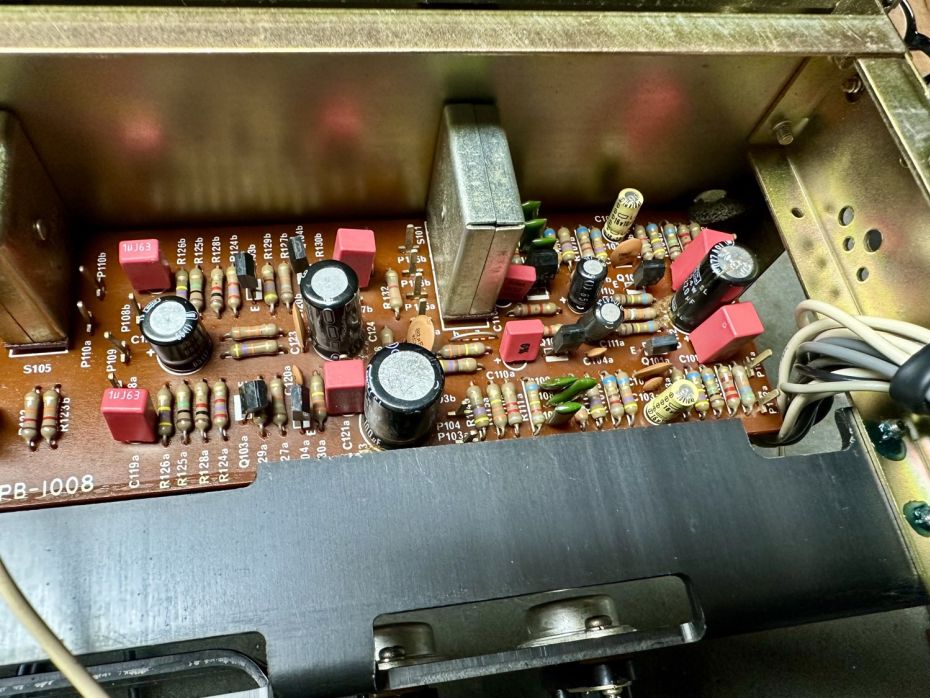 Luxman L-30 versterker koppelcondensatoren