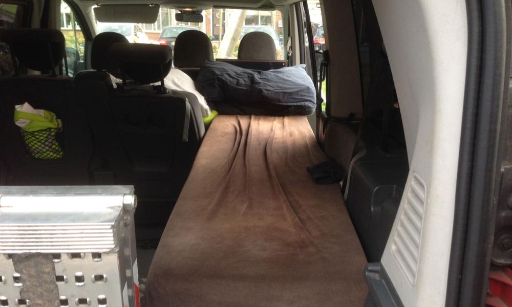 Vast ligbed in invalidenvoertuig