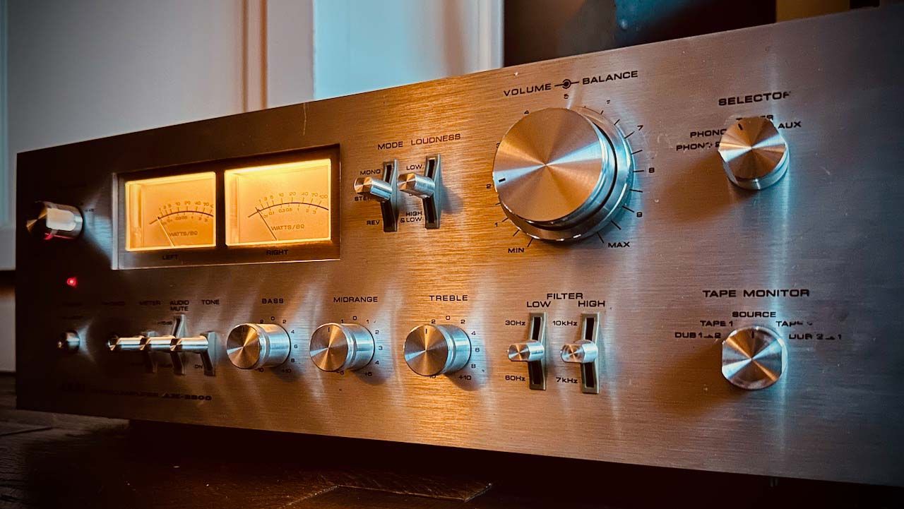Akai AM 2800 Silver versterker