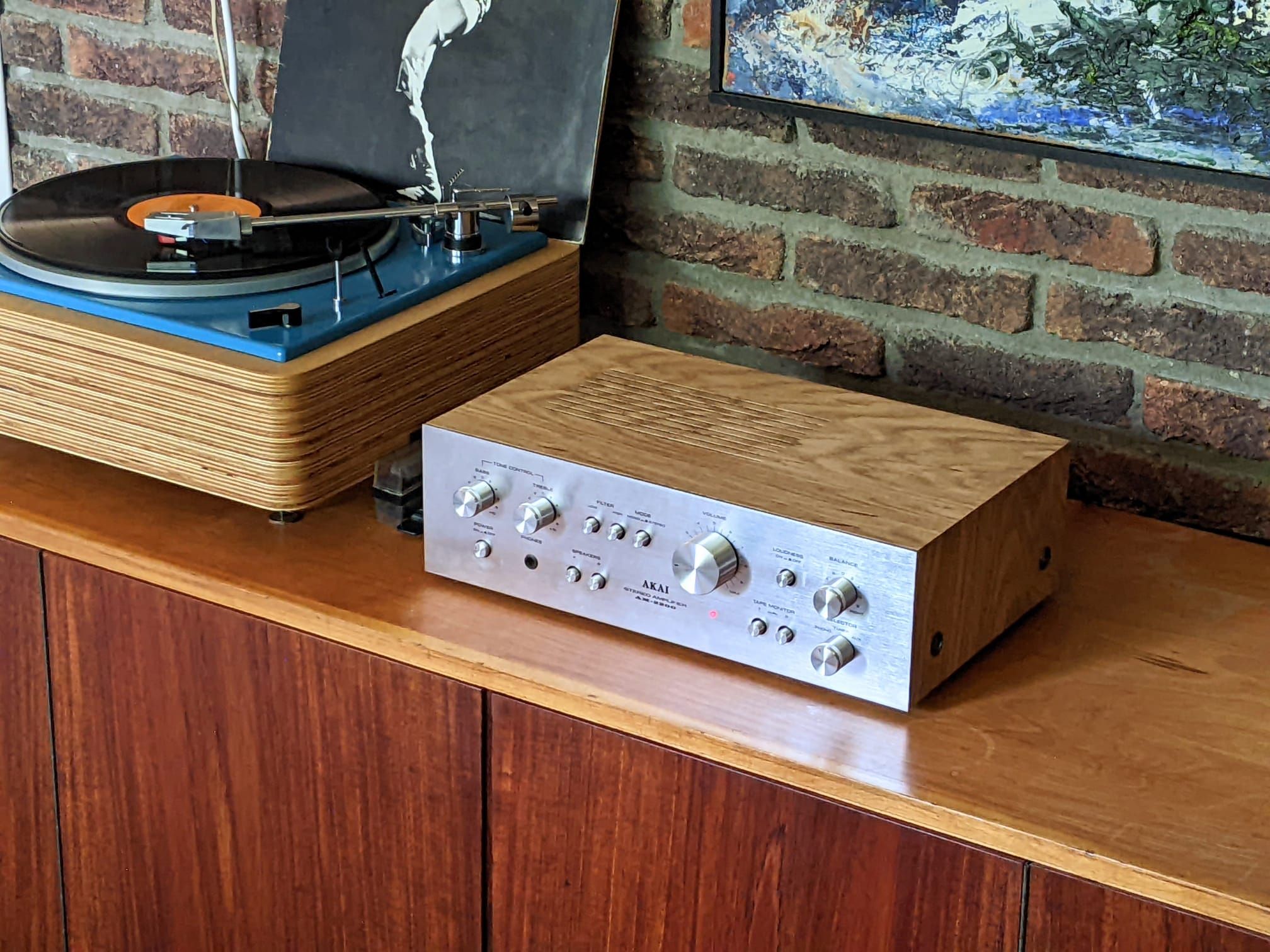 Akai AM-2200 versterker met nieuwe houten kap