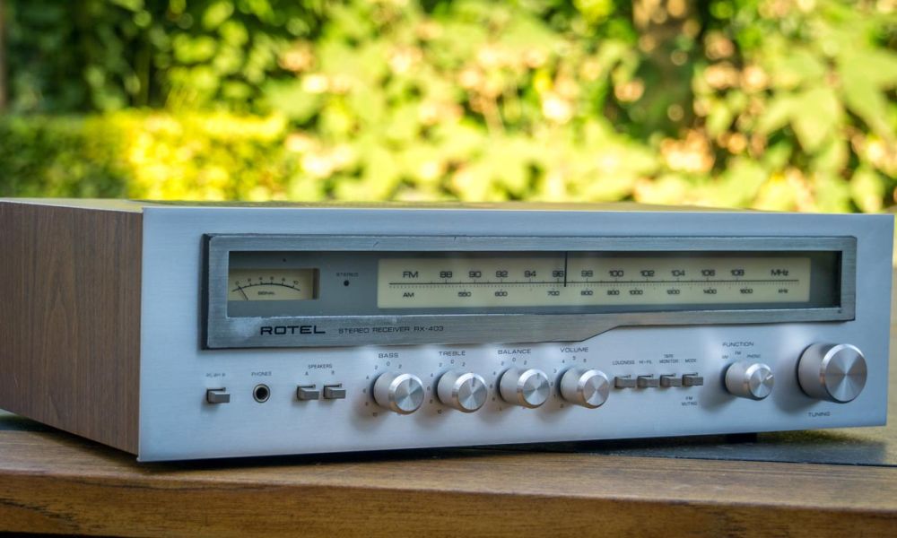 Rotel RX-403 receiver met kapot glas