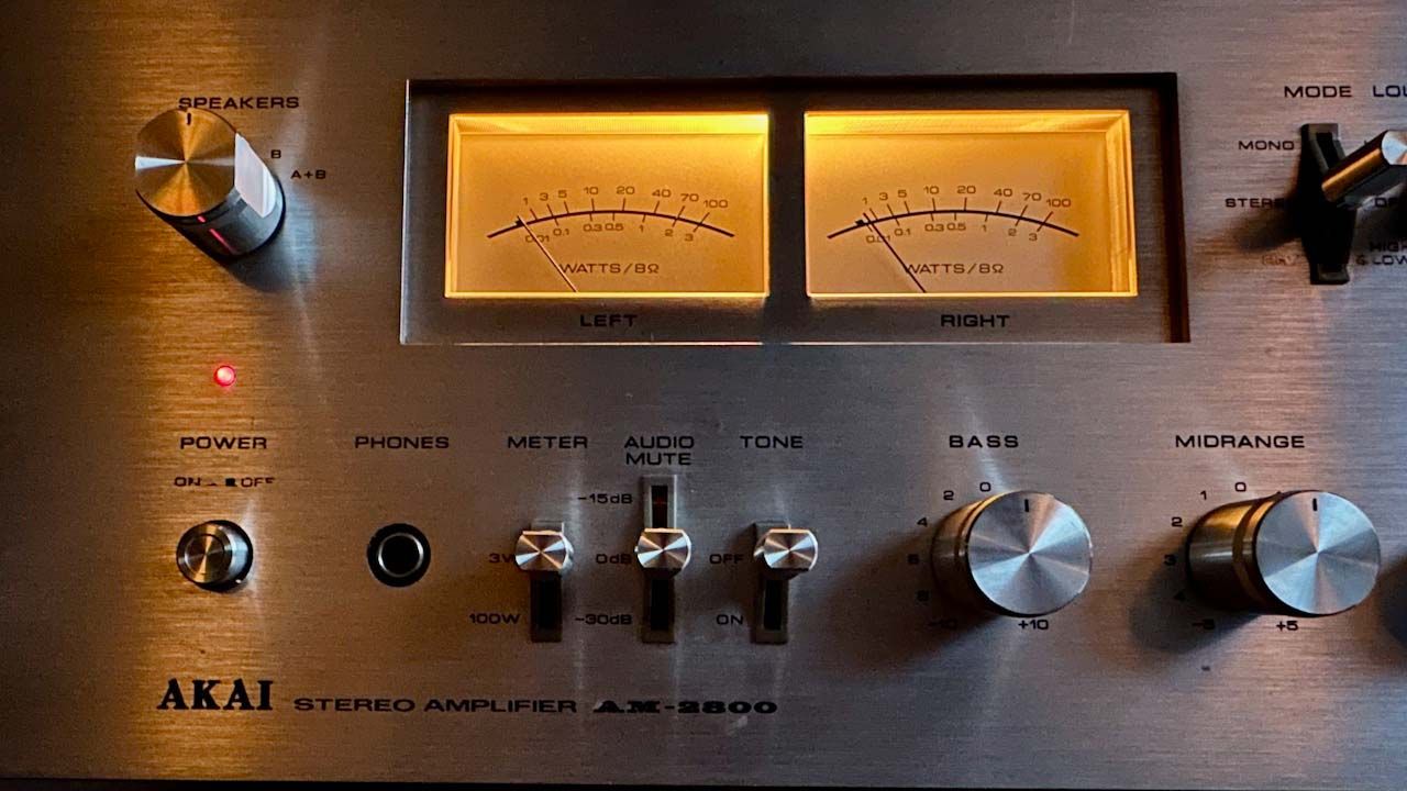 Akai AM 2800 Silver versterker