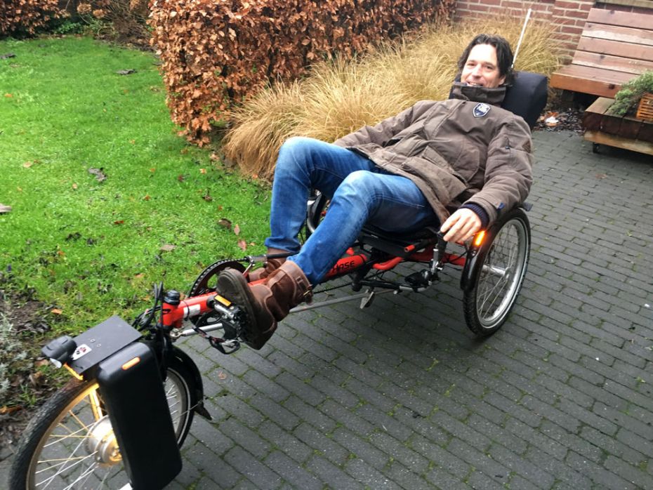 Hase Kettwiesel trike met maatwerk ligstoel en trapondersteuning