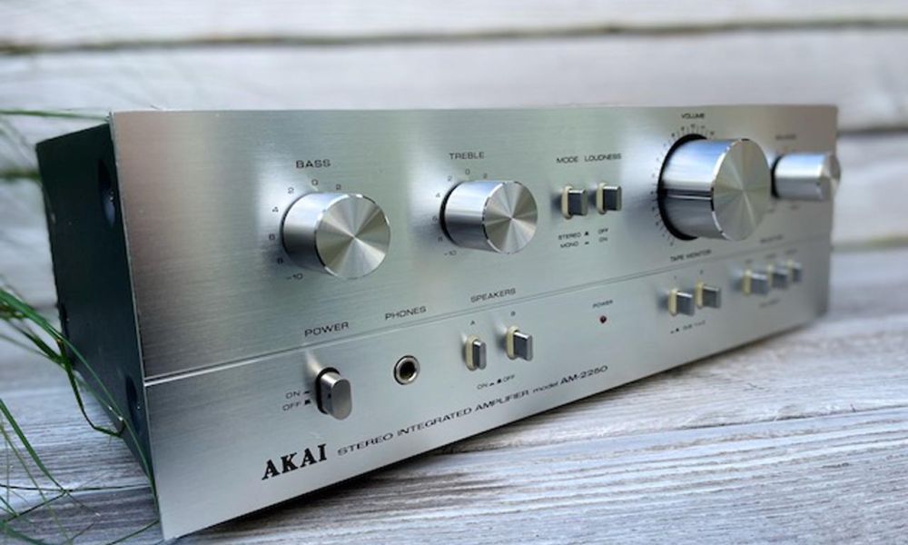 Akai AM-2250 versterker reparatie