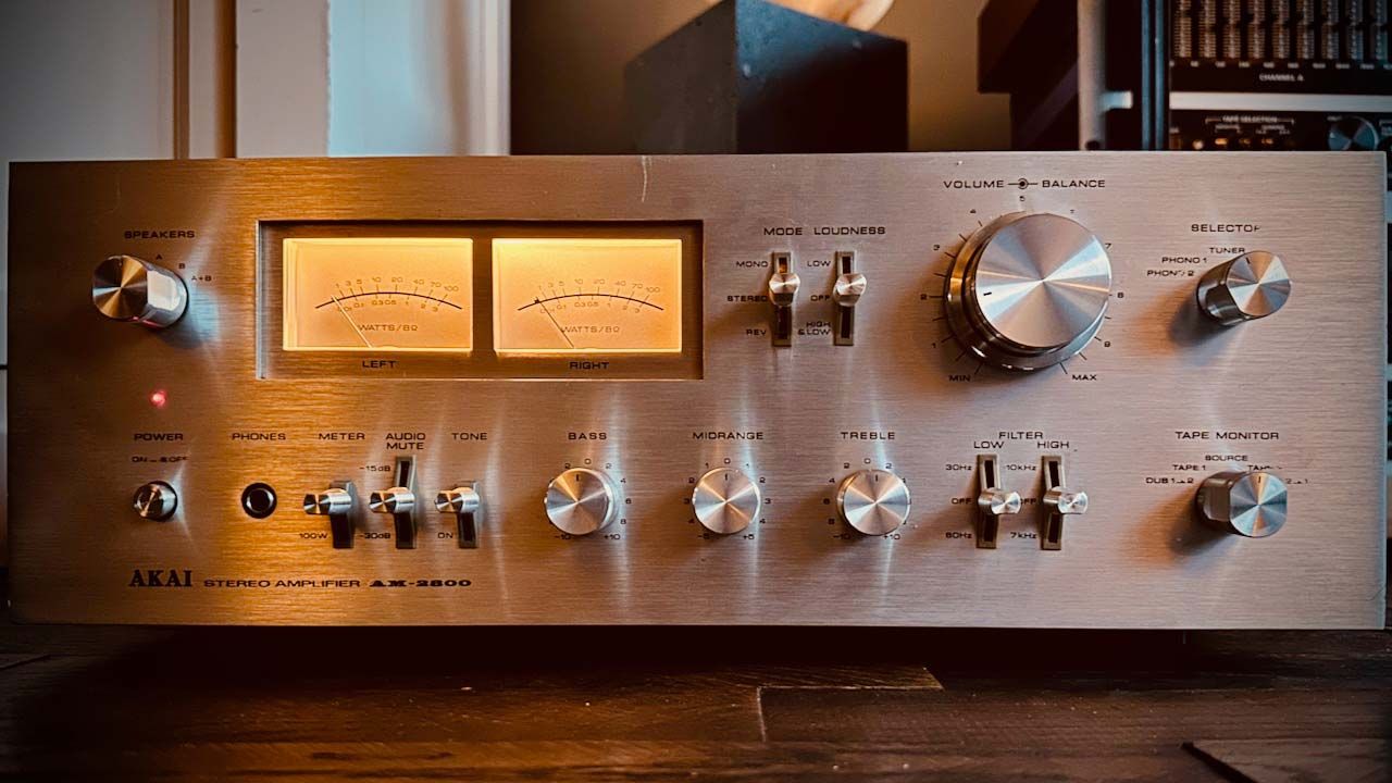 Akai AM 2800 Silver versterker