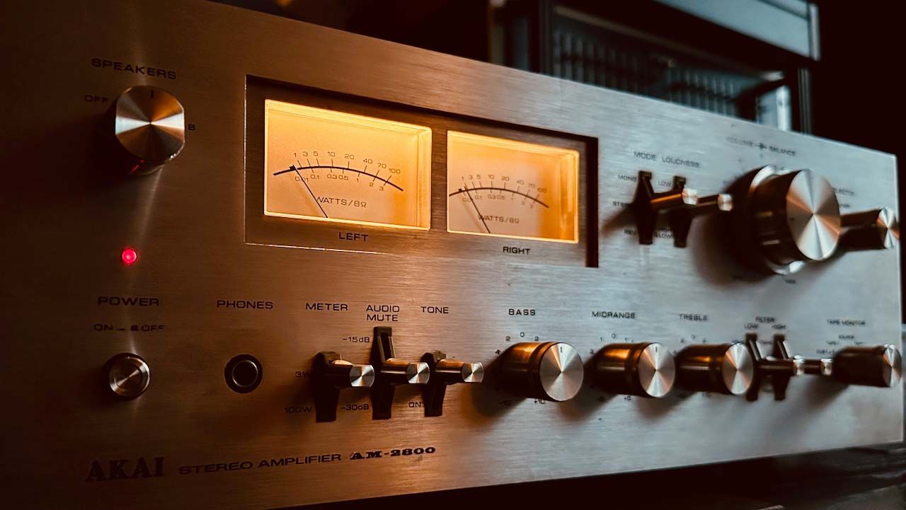 Akai AM 2800 Silver versterker