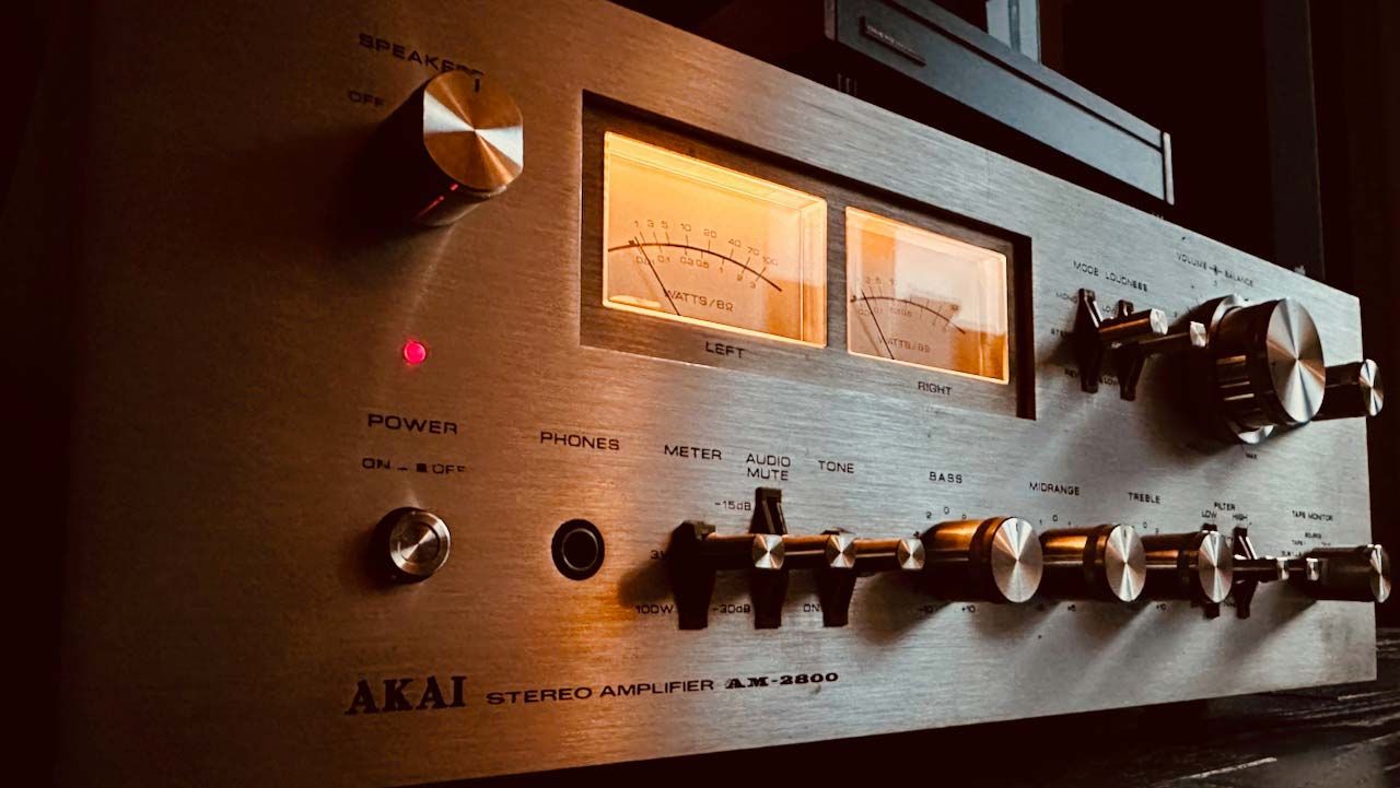 Akai AM 2800 Silver versterker