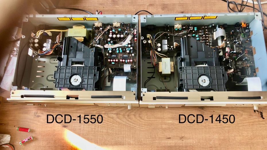 Denon Dcd-1550R en Dcd-1450r geopend en kijk op loopwerk en printplaten