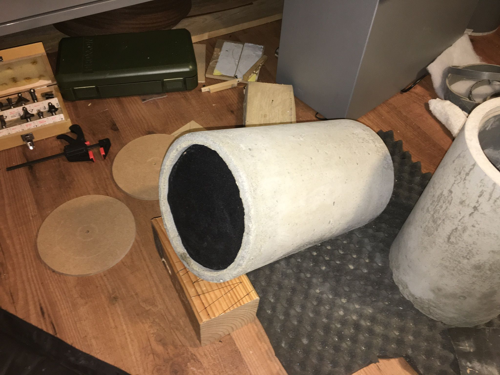 DIY speaker van beton