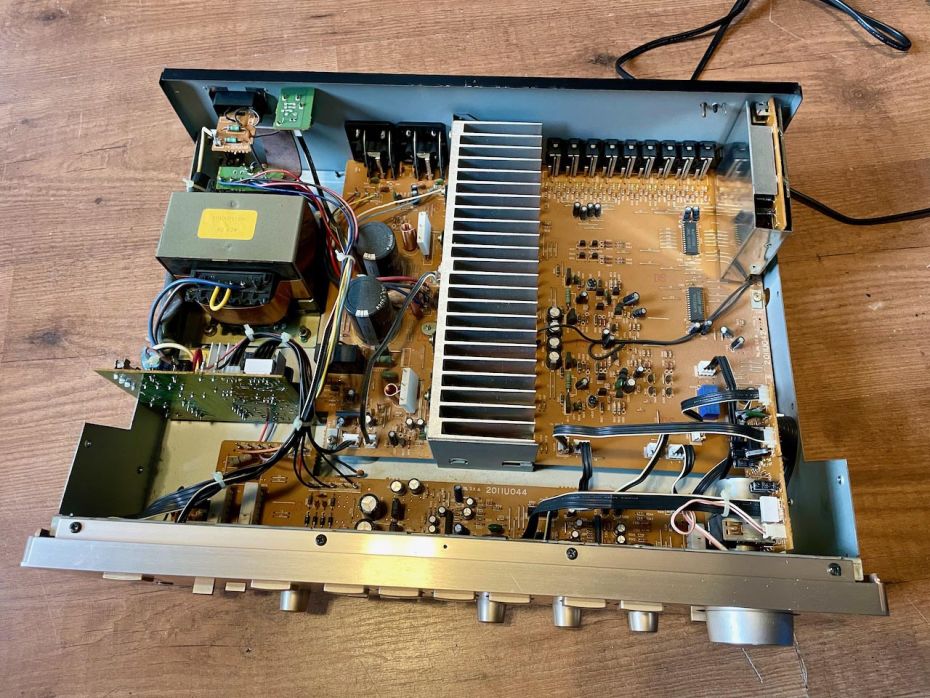 Luxman versterker reparatie