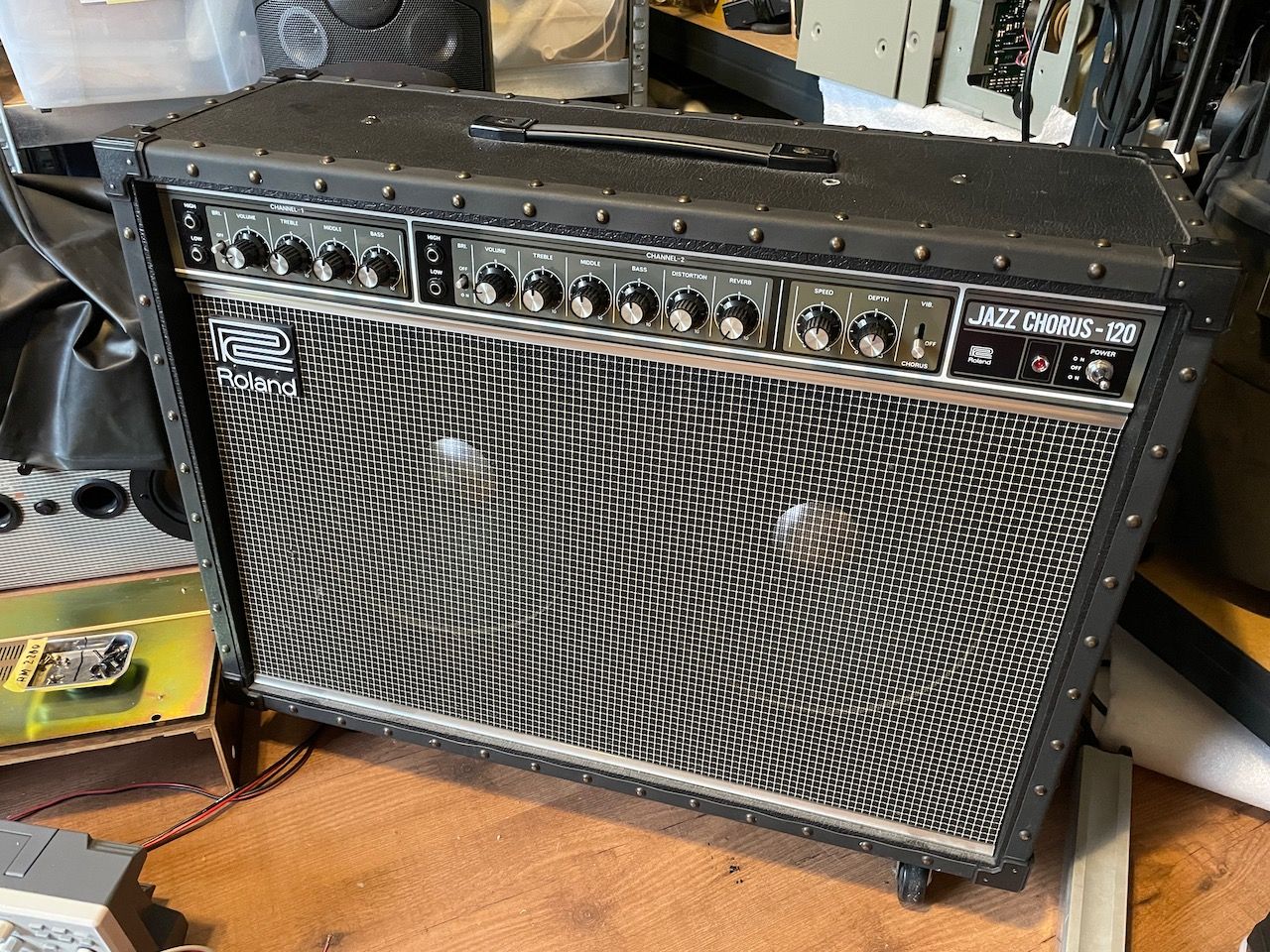 Gerepareerde Roland JC-120 gitaarversterker