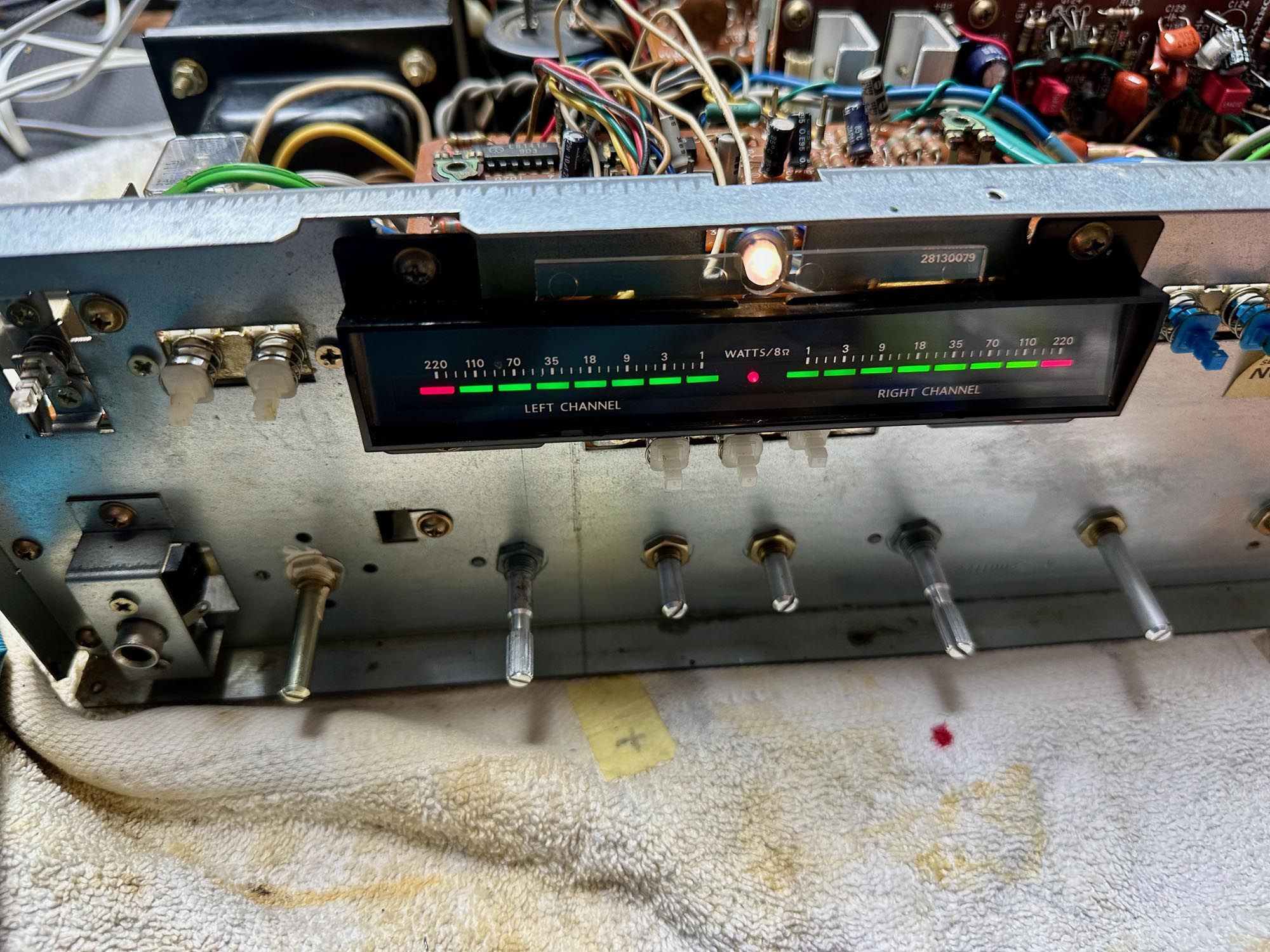 Onkyo A-7090 versterker vol vermogen